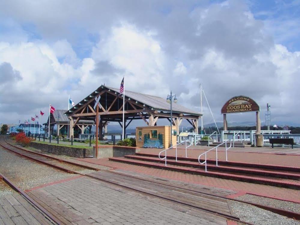 Best Western Holiday Hotel Coos Bay Exteriör bild